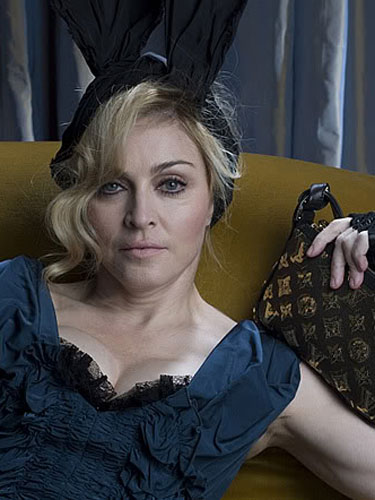 Foto Madonna neretusata (c) Louis Vuitton
